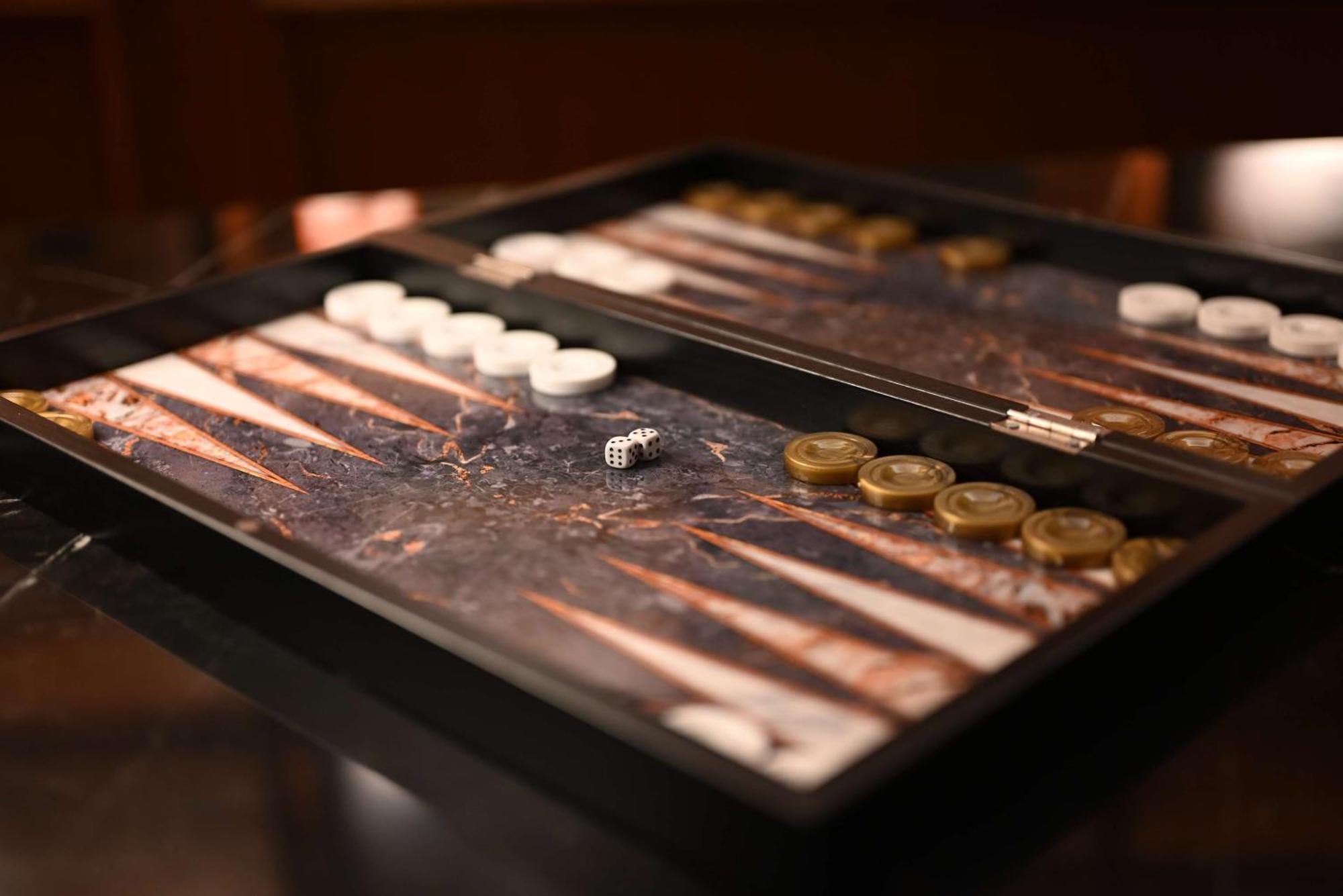 Mansard Riyadh, A Radisson Collection Hotel Dış mekan fotoğraf A backgammon board