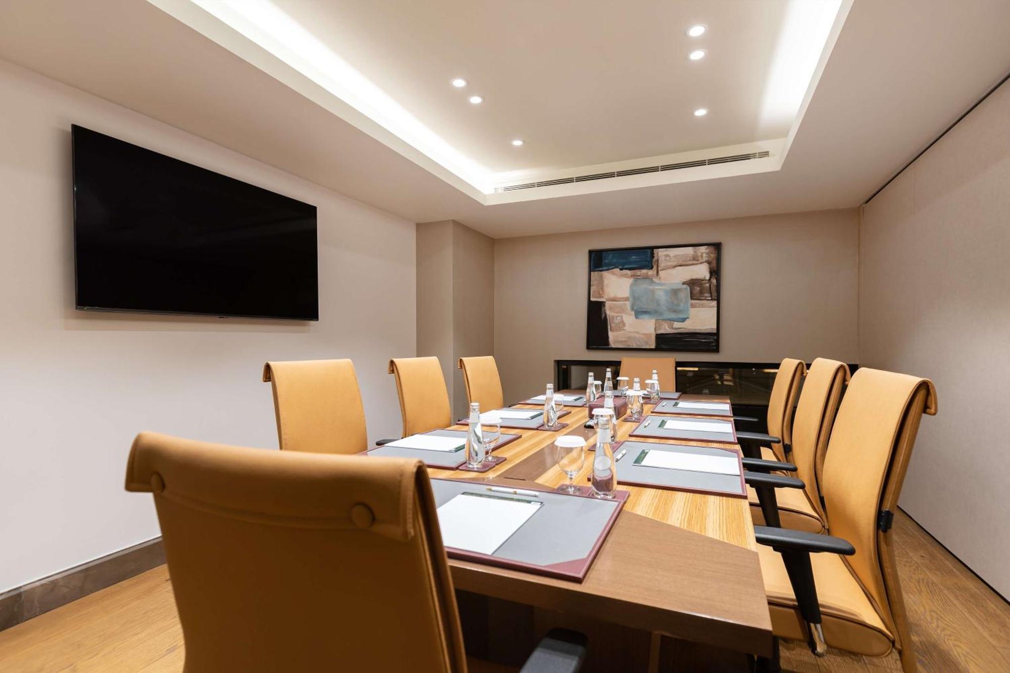 Mansard Riyadh, A Radisson Collection Hotel Dış mekan fotoğraf Meeting room at the hotel