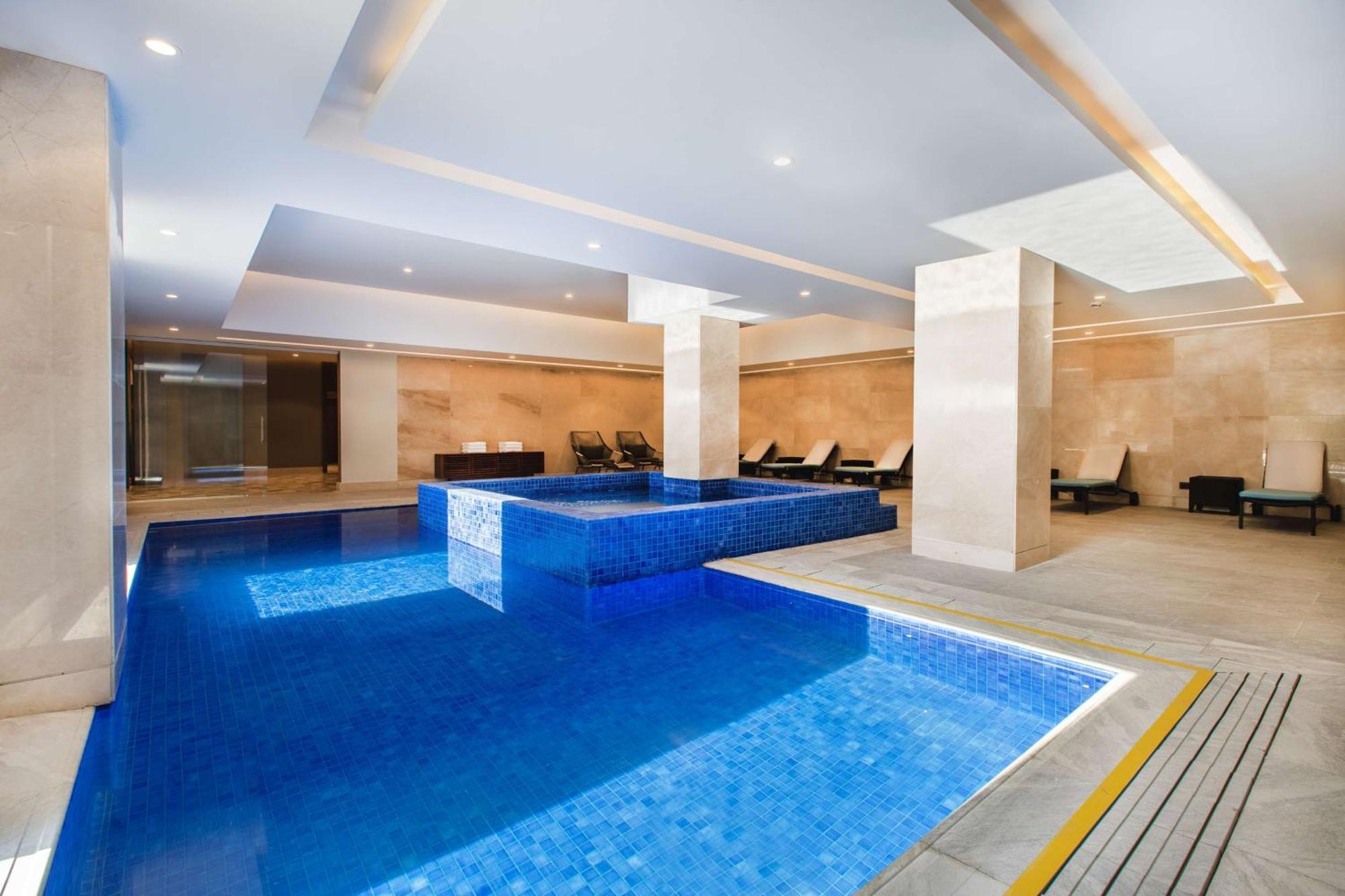 Mansard Riyadh, A Radisson Collection Hotel Dış mekan fotoğraf Indoor pool