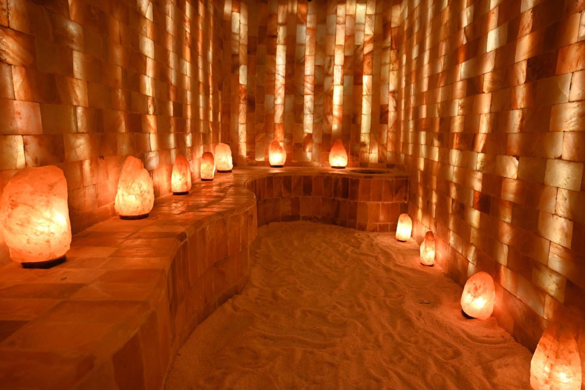 Mansard Riyadh, A Radisson Collection Hotel Dış mekan fotoğraf Himalayan salt cave